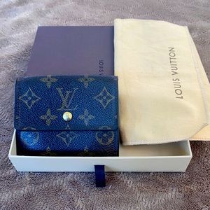 Louis Vuitton wallet in great condition.
